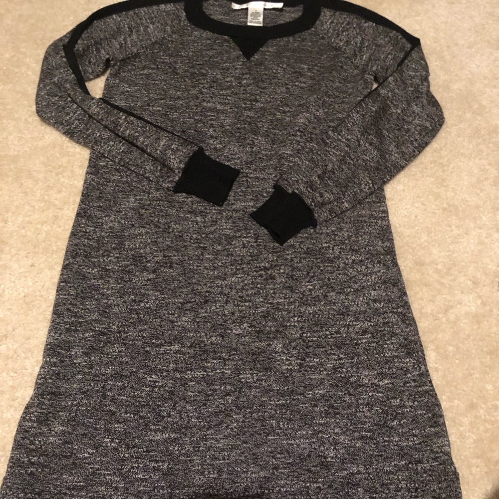 Max studio long sleeve tunic size small